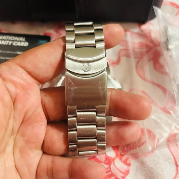 Luminox Nagy seal Black Dial Stainless Steel Men's Watch - Picture 8 of 9